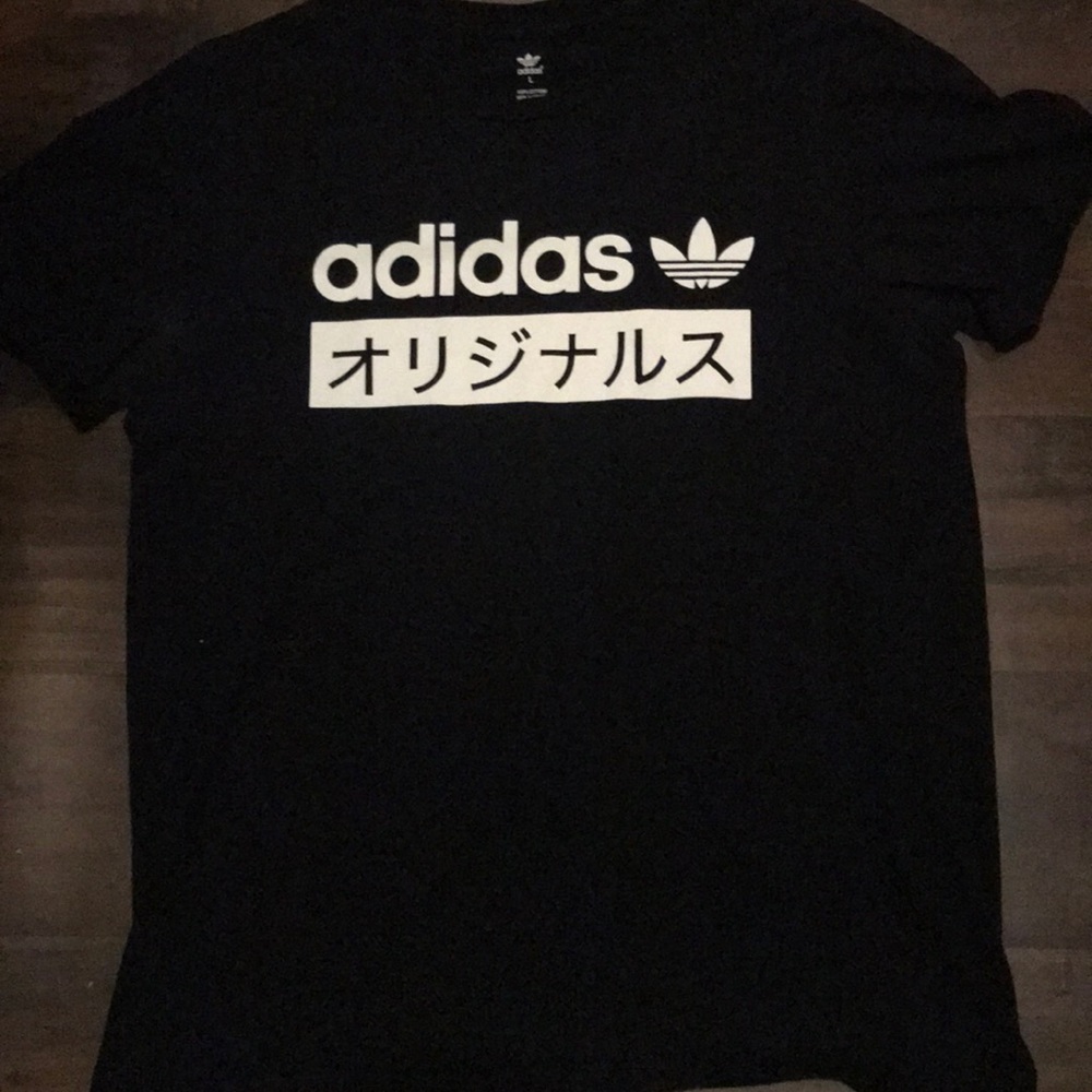 Cool adidas shirt with no stains